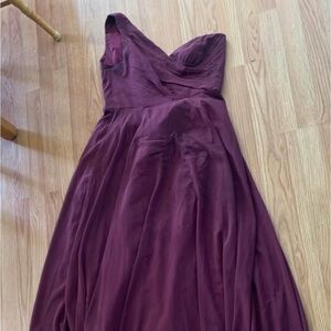 Elegant Burgundy Women's bridesmaid dress. Size 14, brand new with tag.